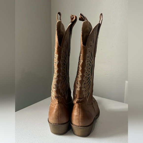 Coconuts by Matisse Brown and Teal Ankle Boots - Picture 7 of 9